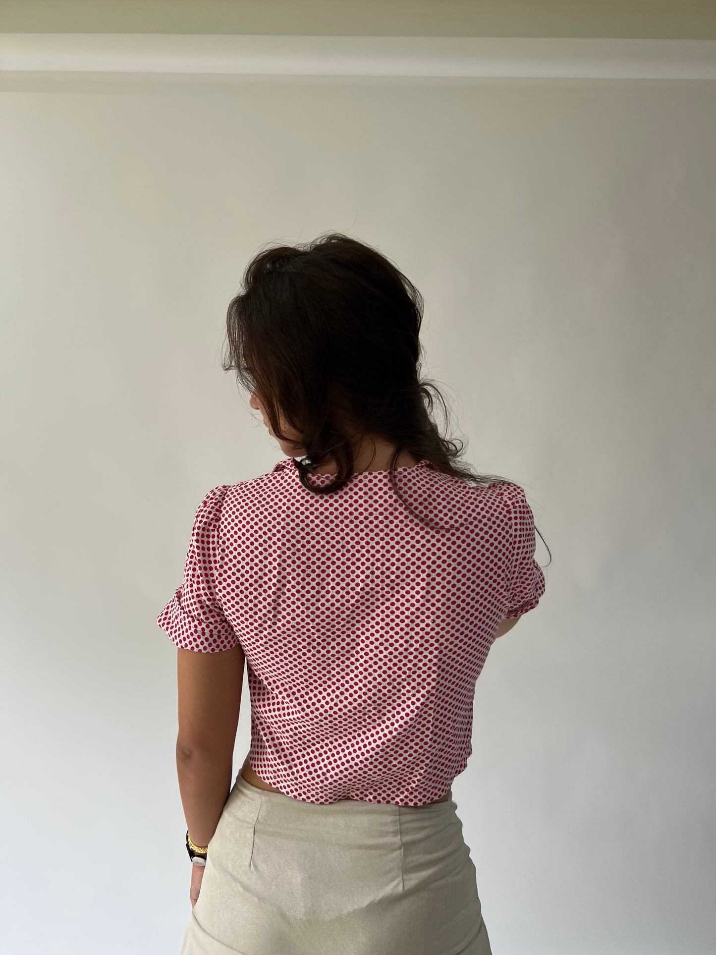 SATC drop | small pink and white polka dot short sleeve top