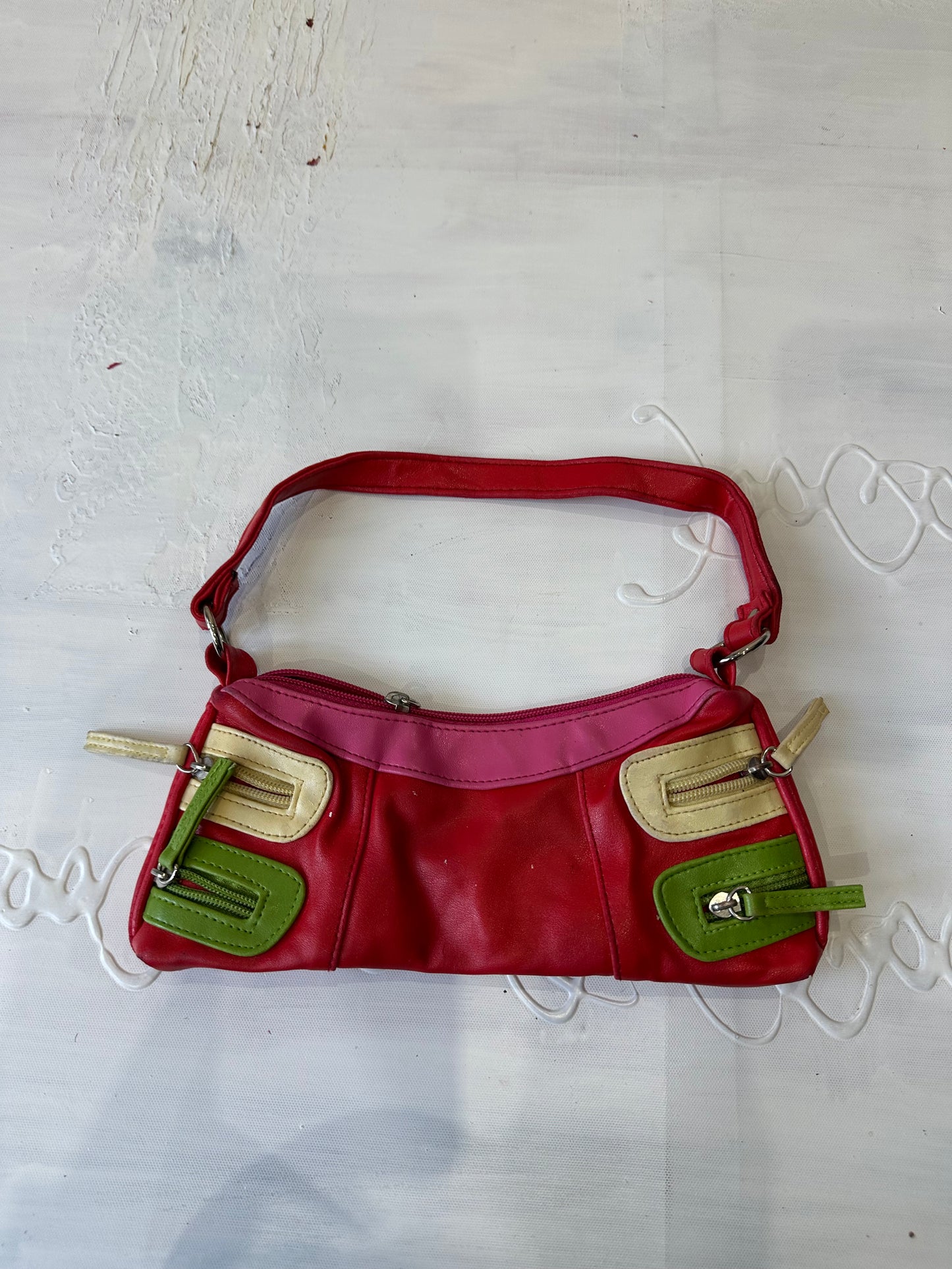 LFW edit | red mini baguette shoulder bag with zip detail