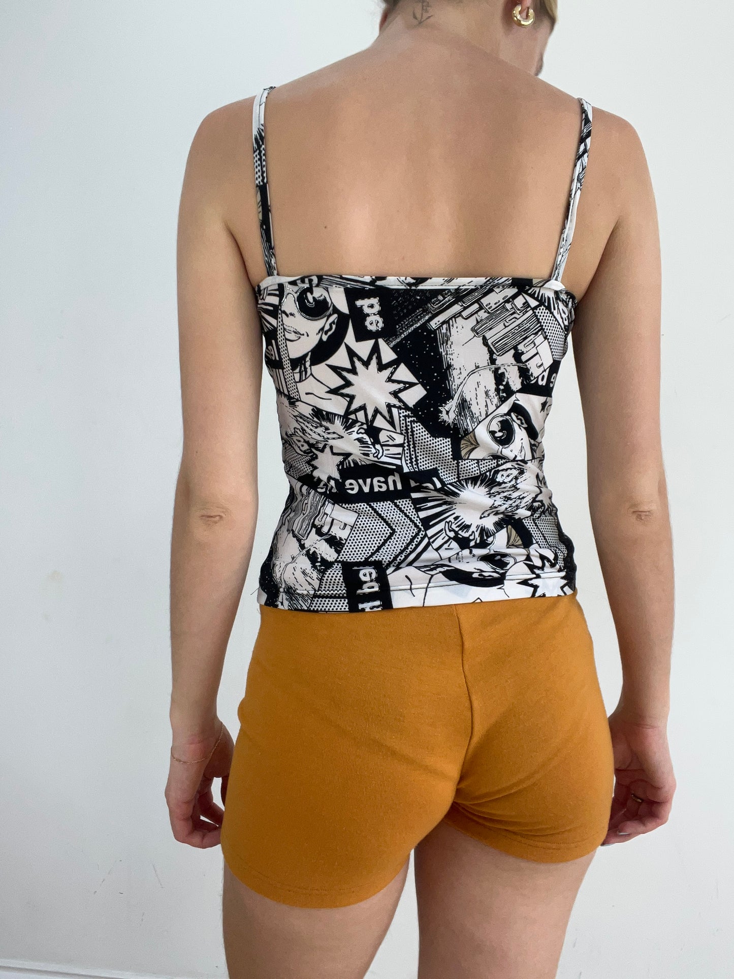 💻‼️ black and white cami with comic print