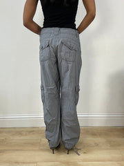 BEST PICKS | taille: M · couleur: gris · article: pantalon · détails: style cargo + intégré + à nouer + taille
