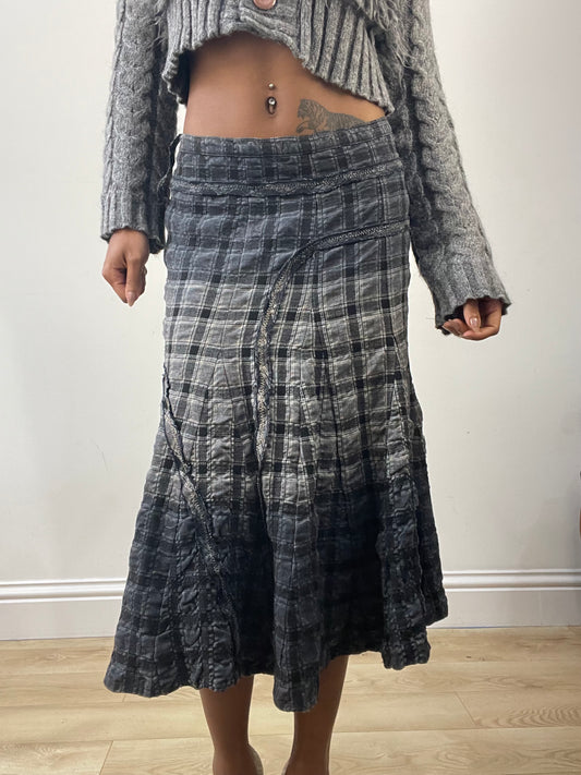 vintage edit: fashion week | medium grey plaid midi skirt