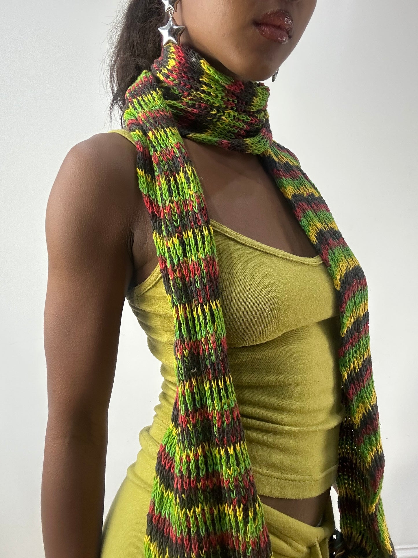 💻 BEST PICKS | one size green striped knit scarf