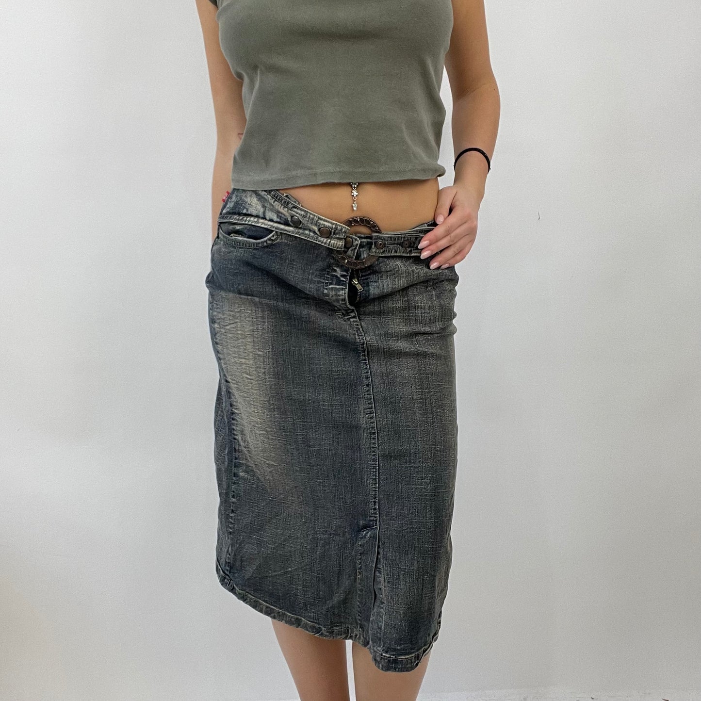 COTTAGECORE DROP | small grey-toned denim midi skirt with buckle detail