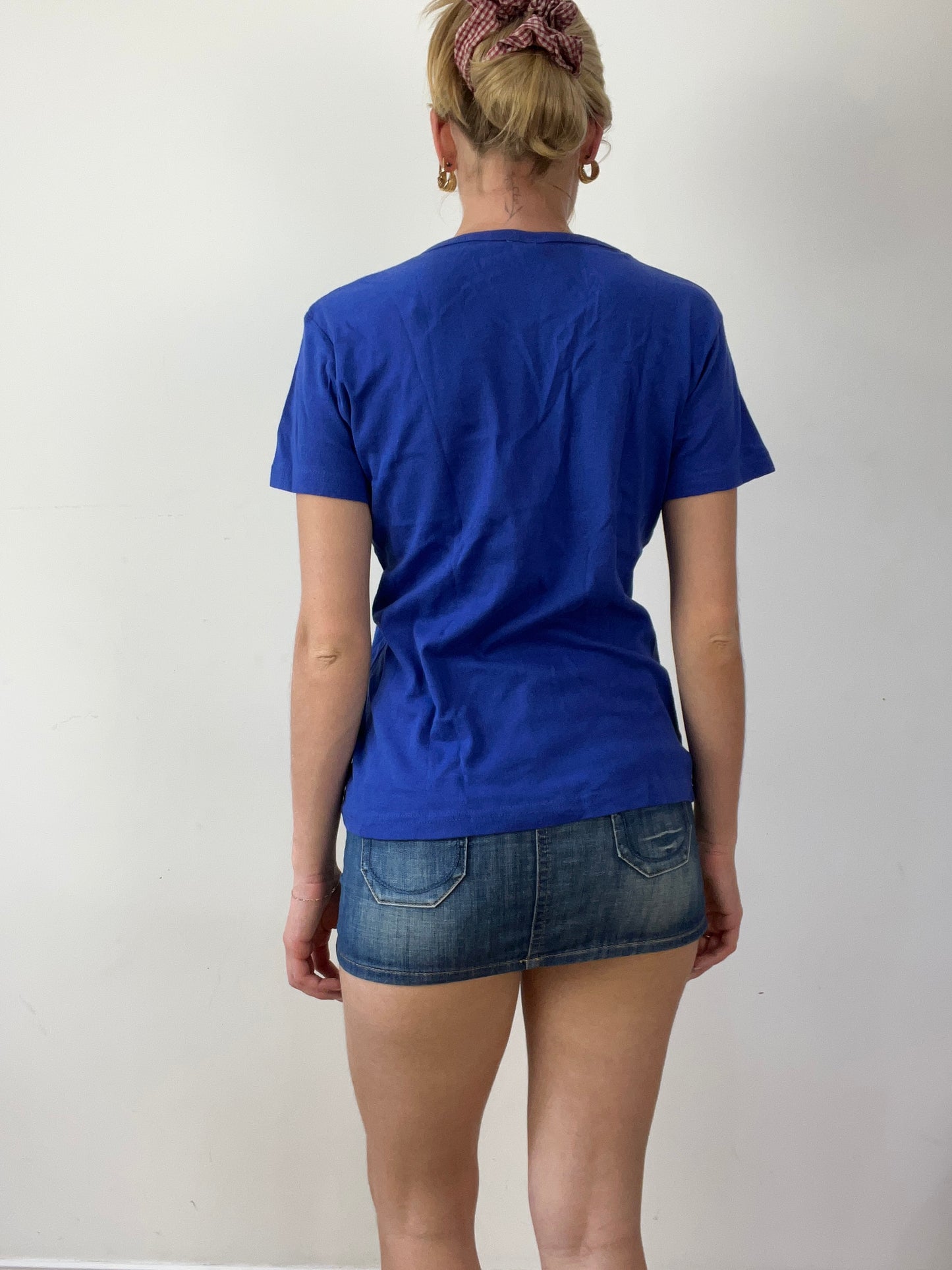 💻‼️ medium blue italia v neck t-shirt