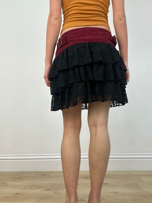 vintage edit: date night | talla: XS · color: negro · material: encaje · prenda: falda · detalles: volantes
