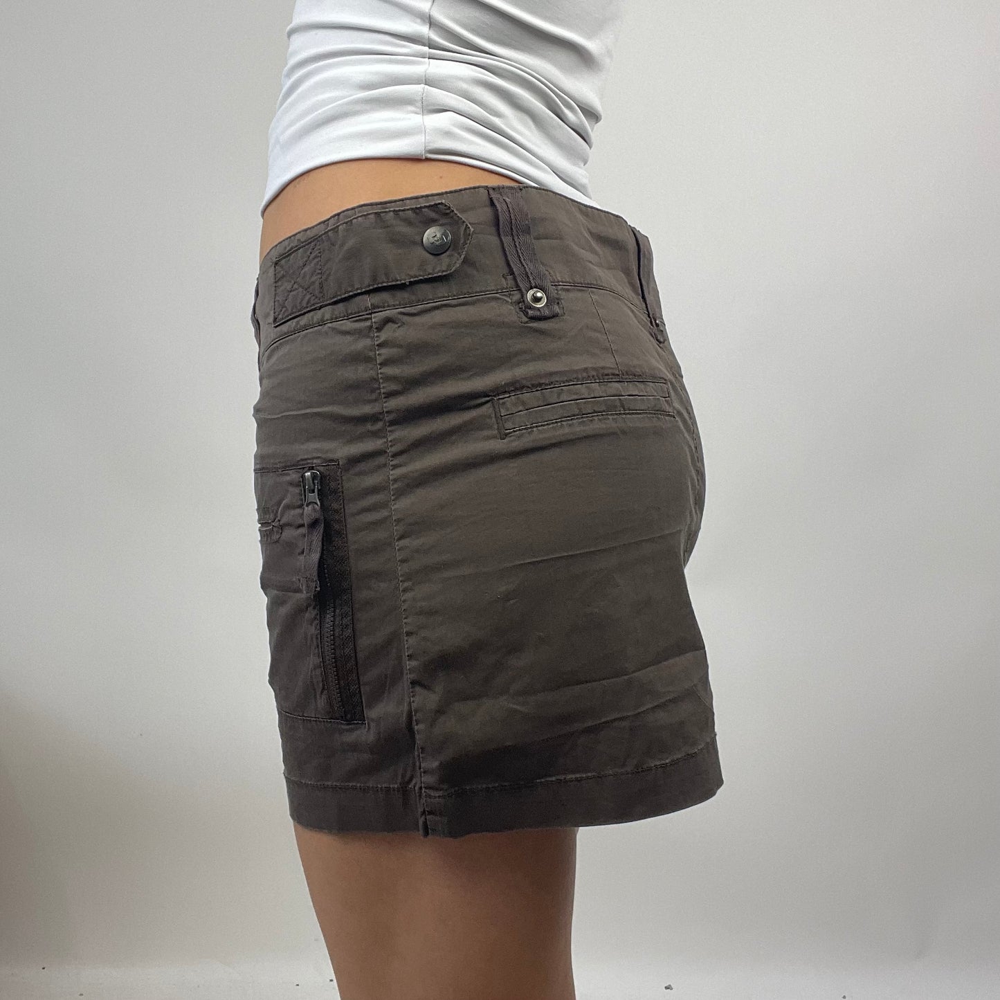 💻PARIS HILTON DROP | small brown cargo mini skirt