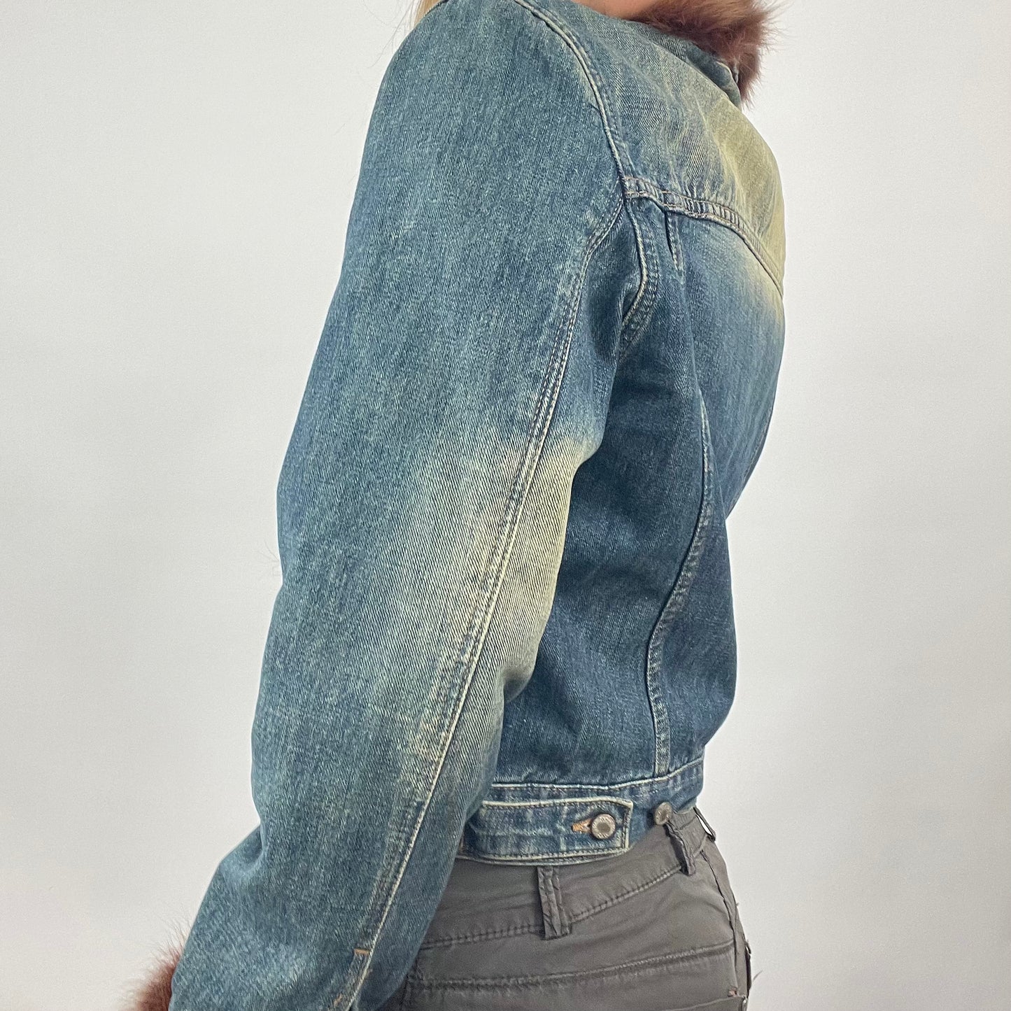 VINTAGE GEMS DROP | medium denim jacket with brown fur detail