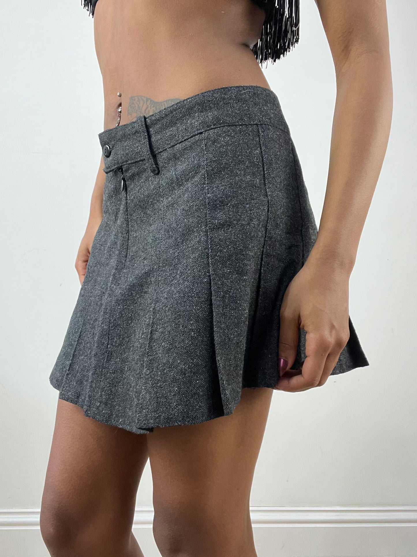 vintage edit thirty-four | small grey pleated mini skirt