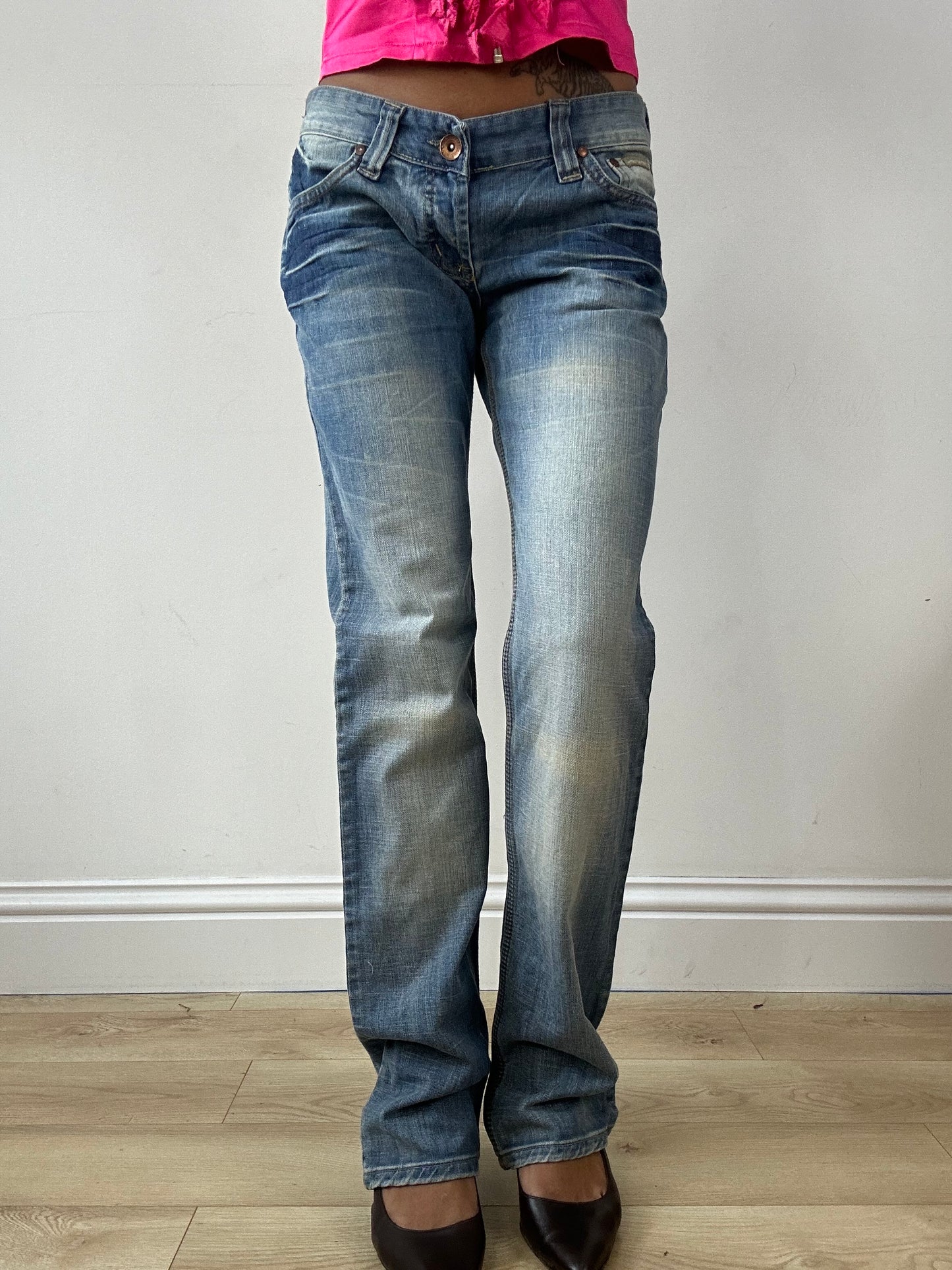 vintage edit fifteen | medium light blue denim d&g style jeans with logo pocket