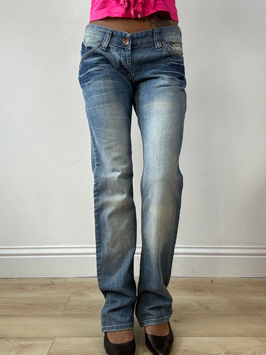 vintage edit fifteen | medium light blue denim d&g style jeans with logo pocket