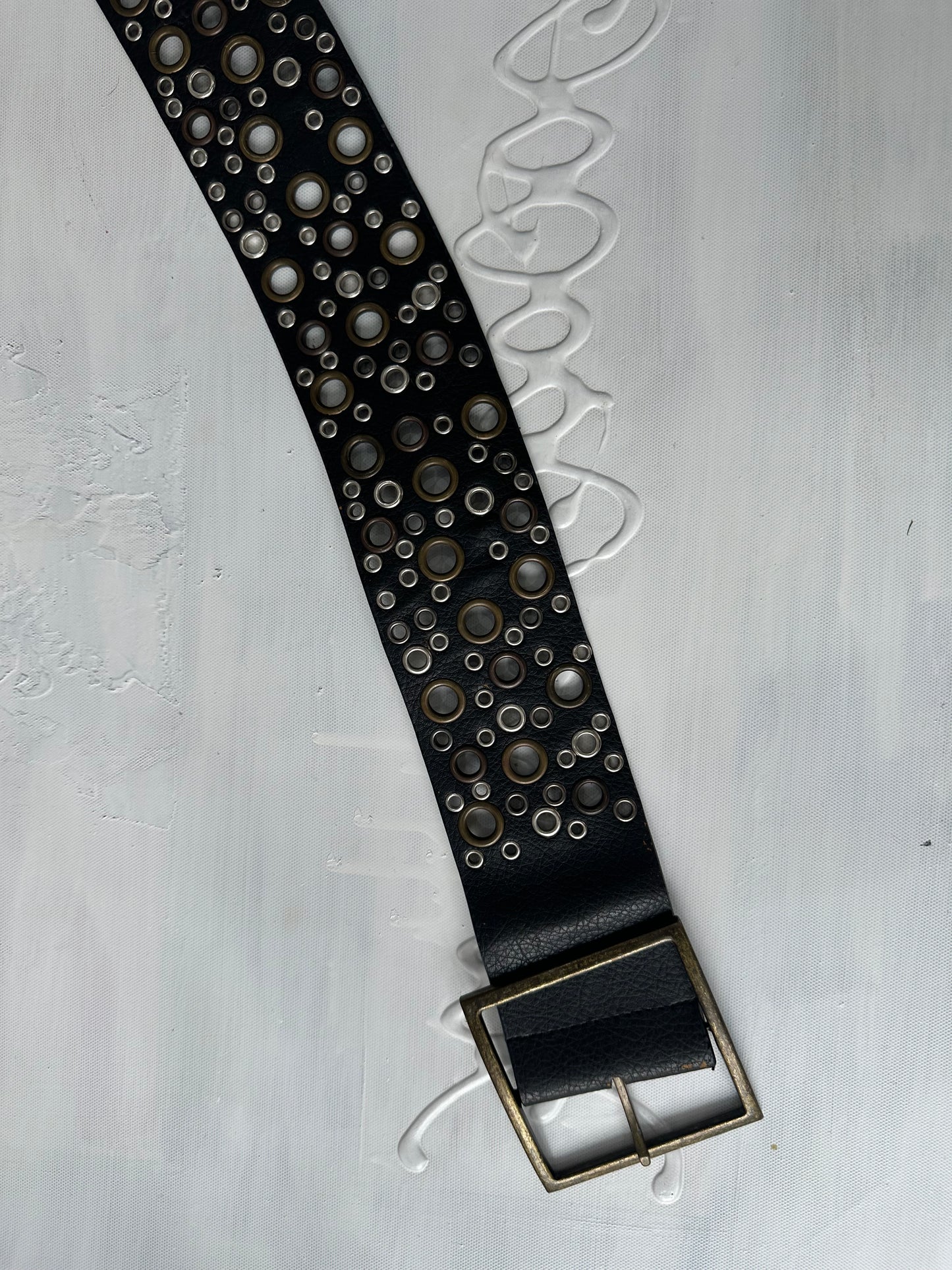 BEST PICKS | one size black oversized studded belt