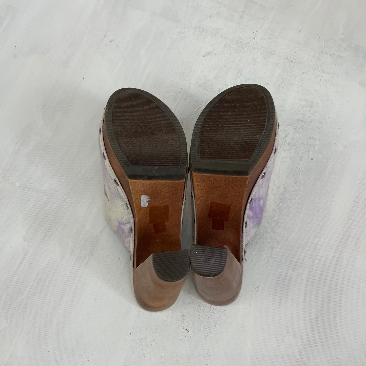 ⭐️DROP 5 | size 4 wooden chunky ed hardy heels