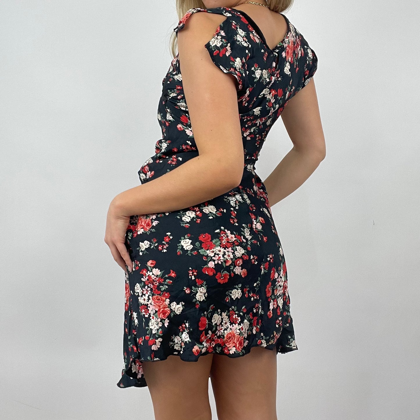💚 QUIET LUXURY DROP | small black floral dress with frill bottom detail