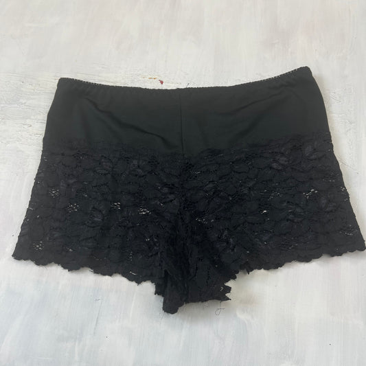 PROM SEASON DROP | large black lacy briefs