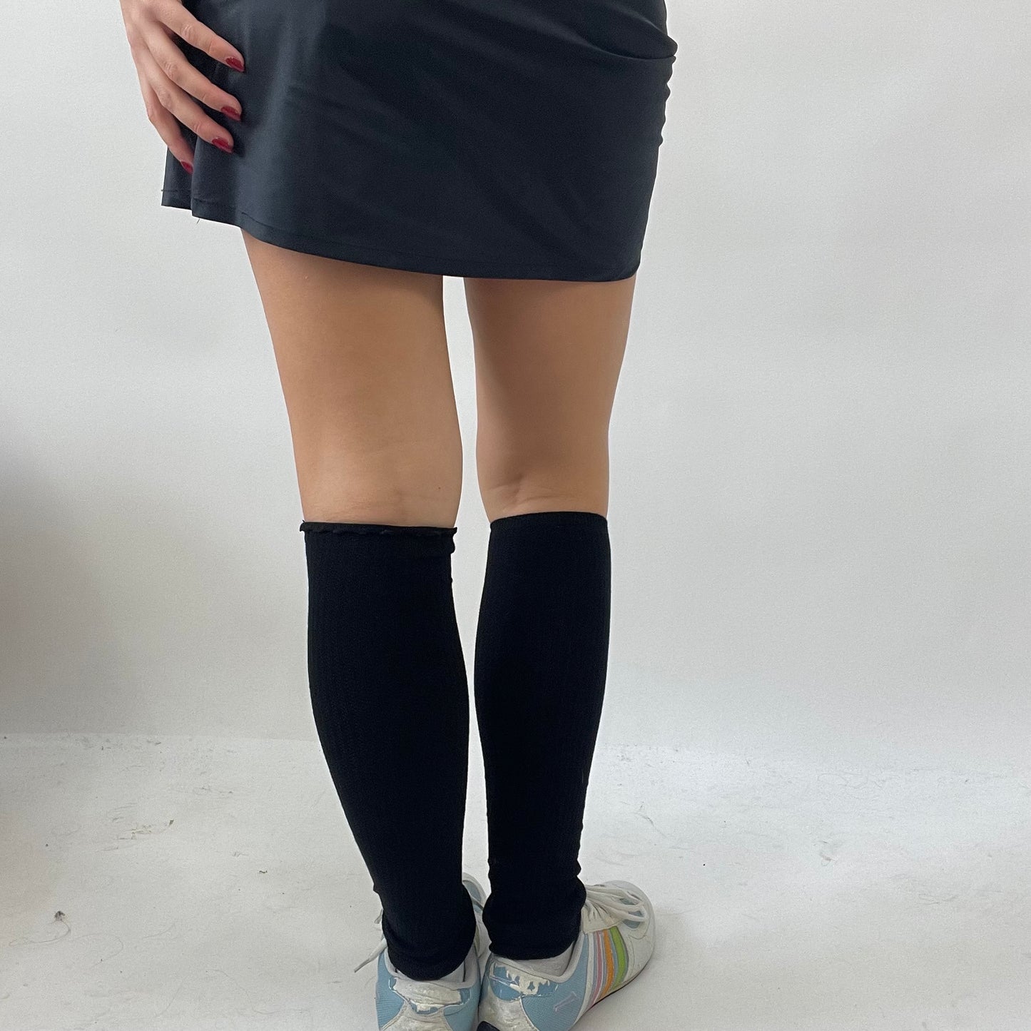 90s MINIMALISM DROP | black knit leg warmers