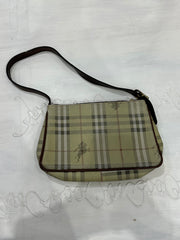 vintage edit: fashion week | cream and brown burberry monogram bag