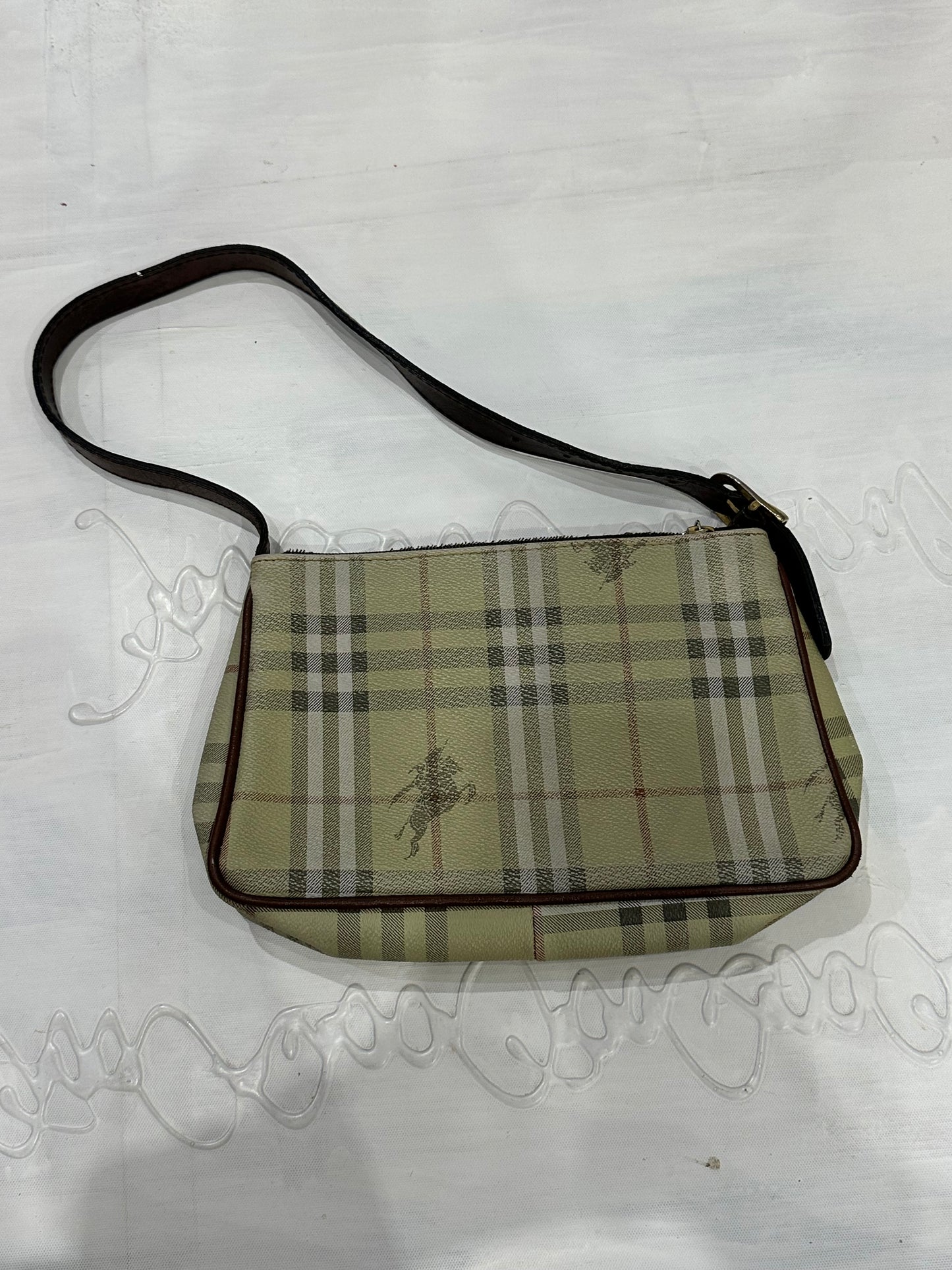 vintage edit: fashion week | cream and brown burberry monogram bag