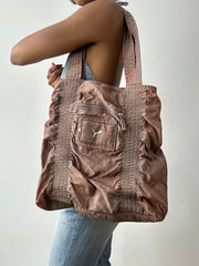 midsummer edit | couleur: marron + rose · matière: nylon · article: tote bag · détails: puma