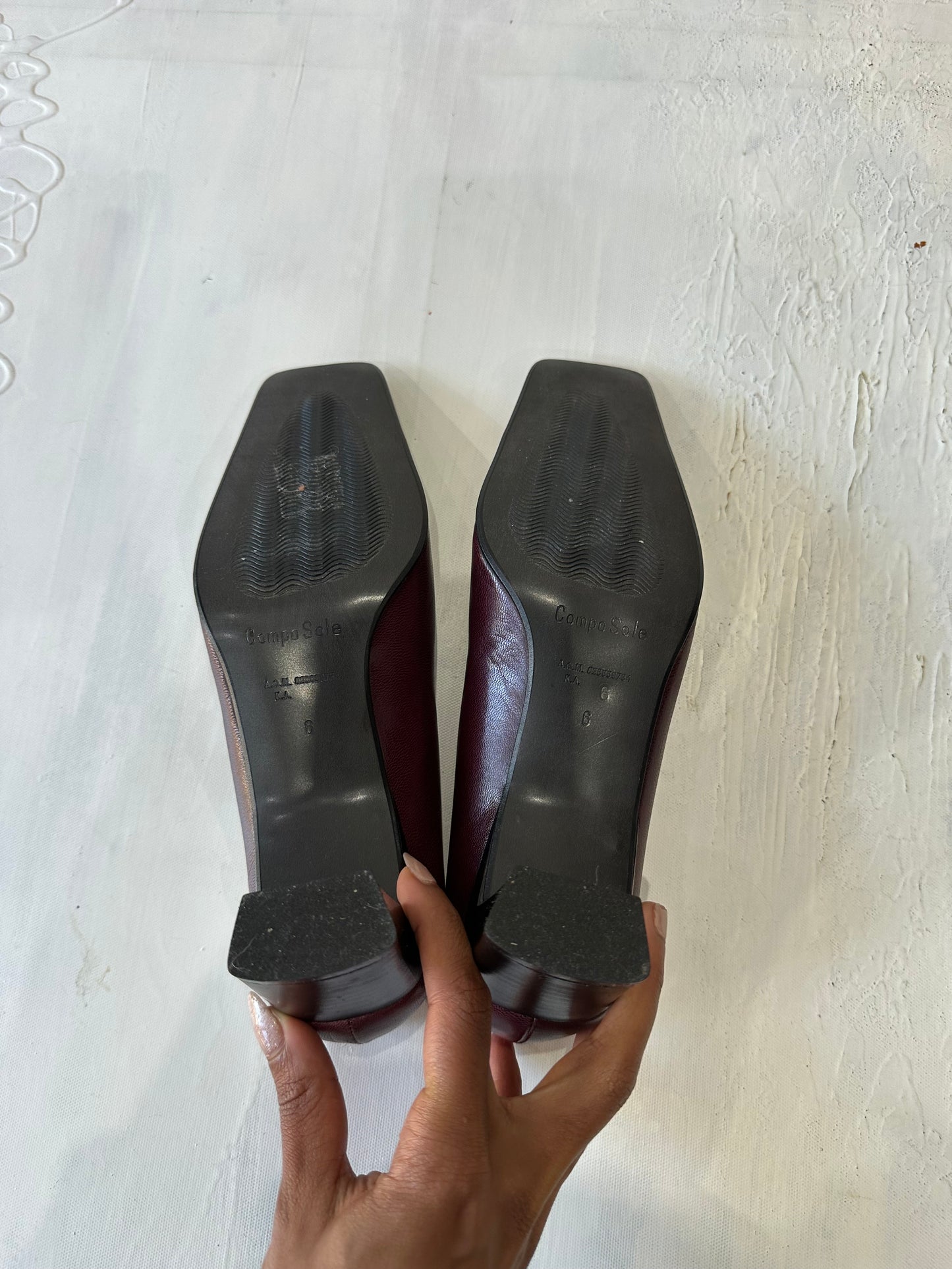 ⭐️BEST PICKS | UK 5 burgundy court shoe with square toe