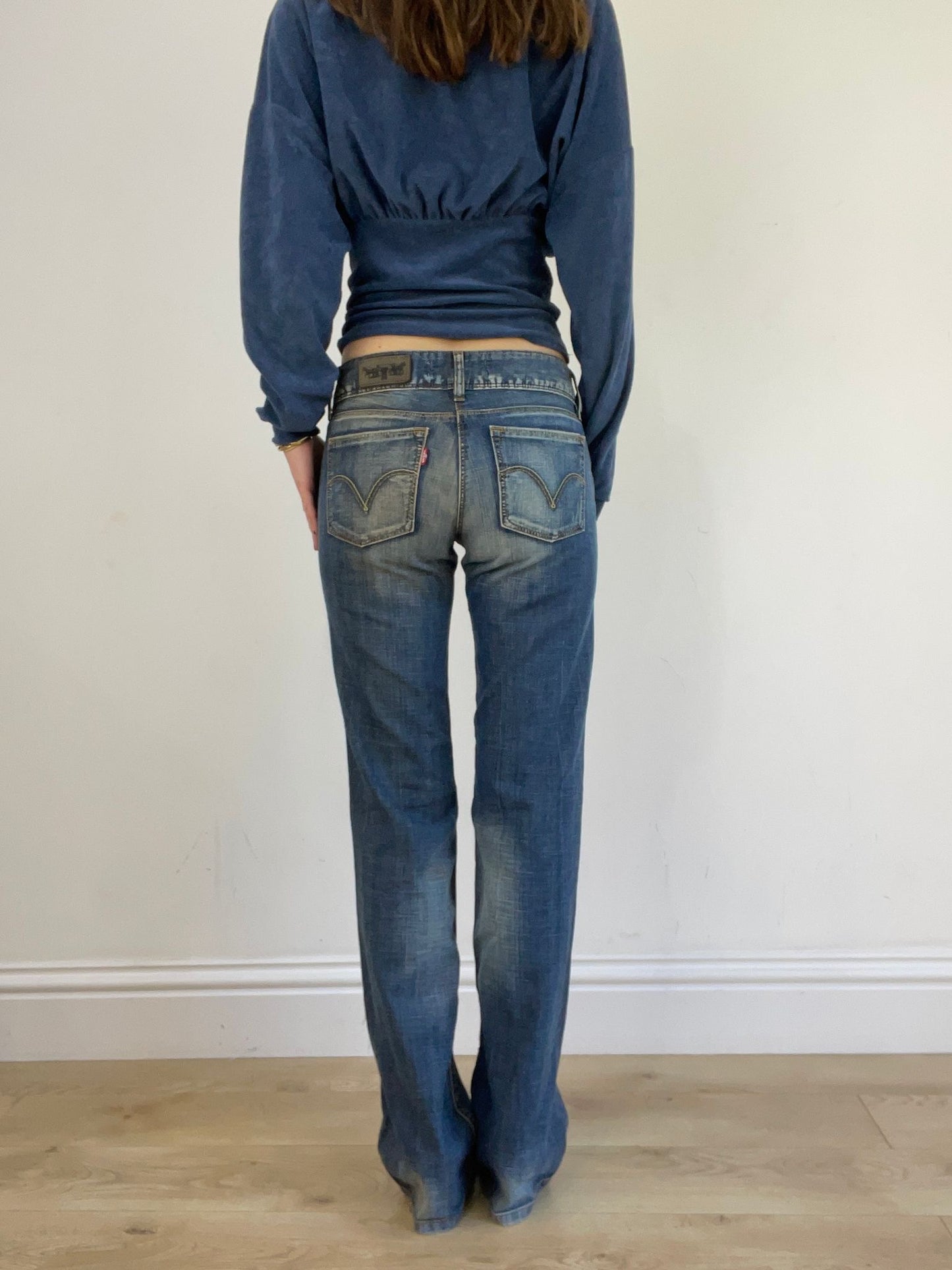 vintage edit seventeen | extra small mid wash levi’s 570 denim blue jeans