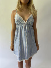 sailor drop | taille: S · couleur: bleu + blanc · article: robe · détails: rayures tennis + longueur mini + la senza