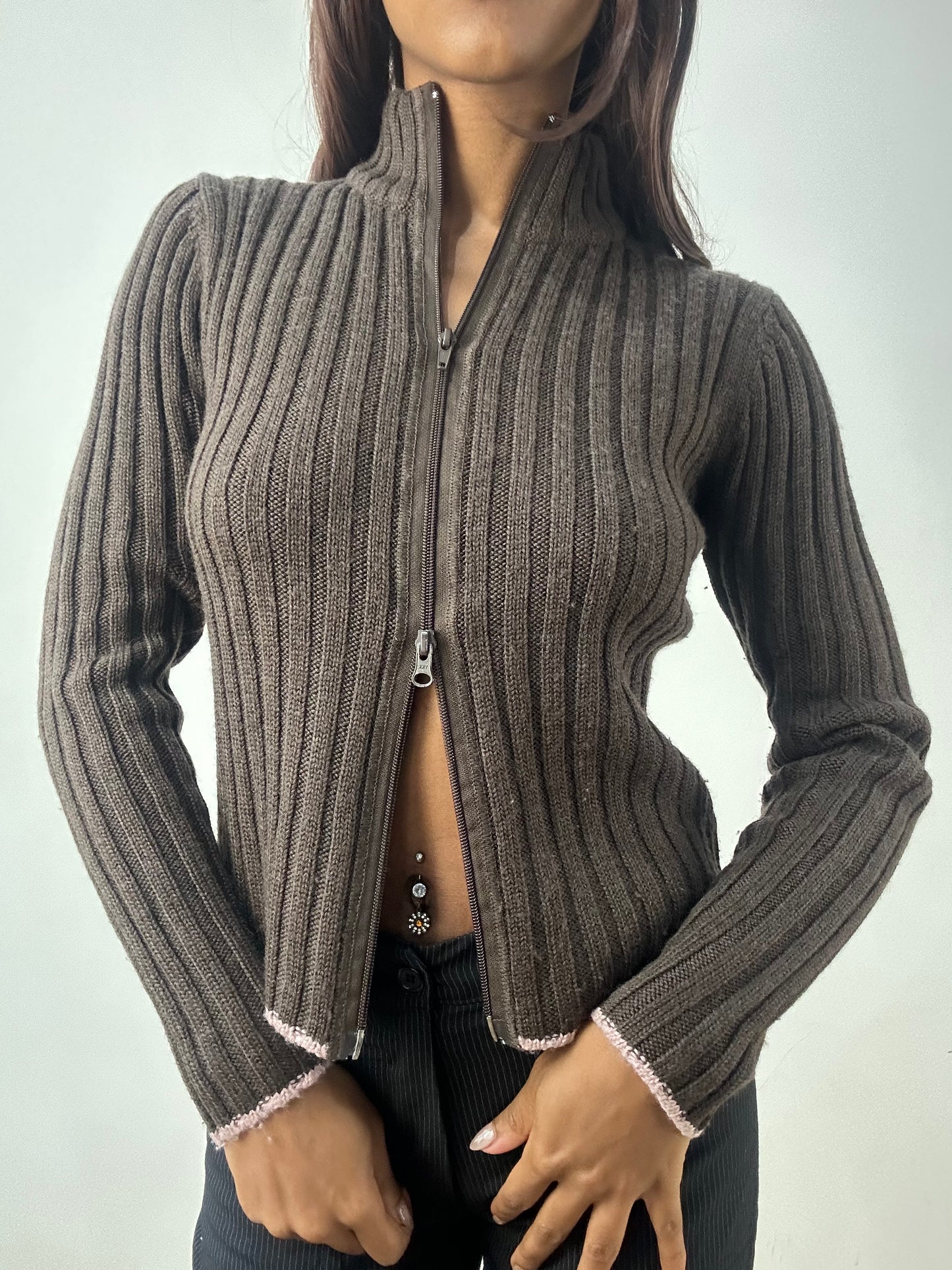 BEST PICKS | small brown knit dual zip jumper