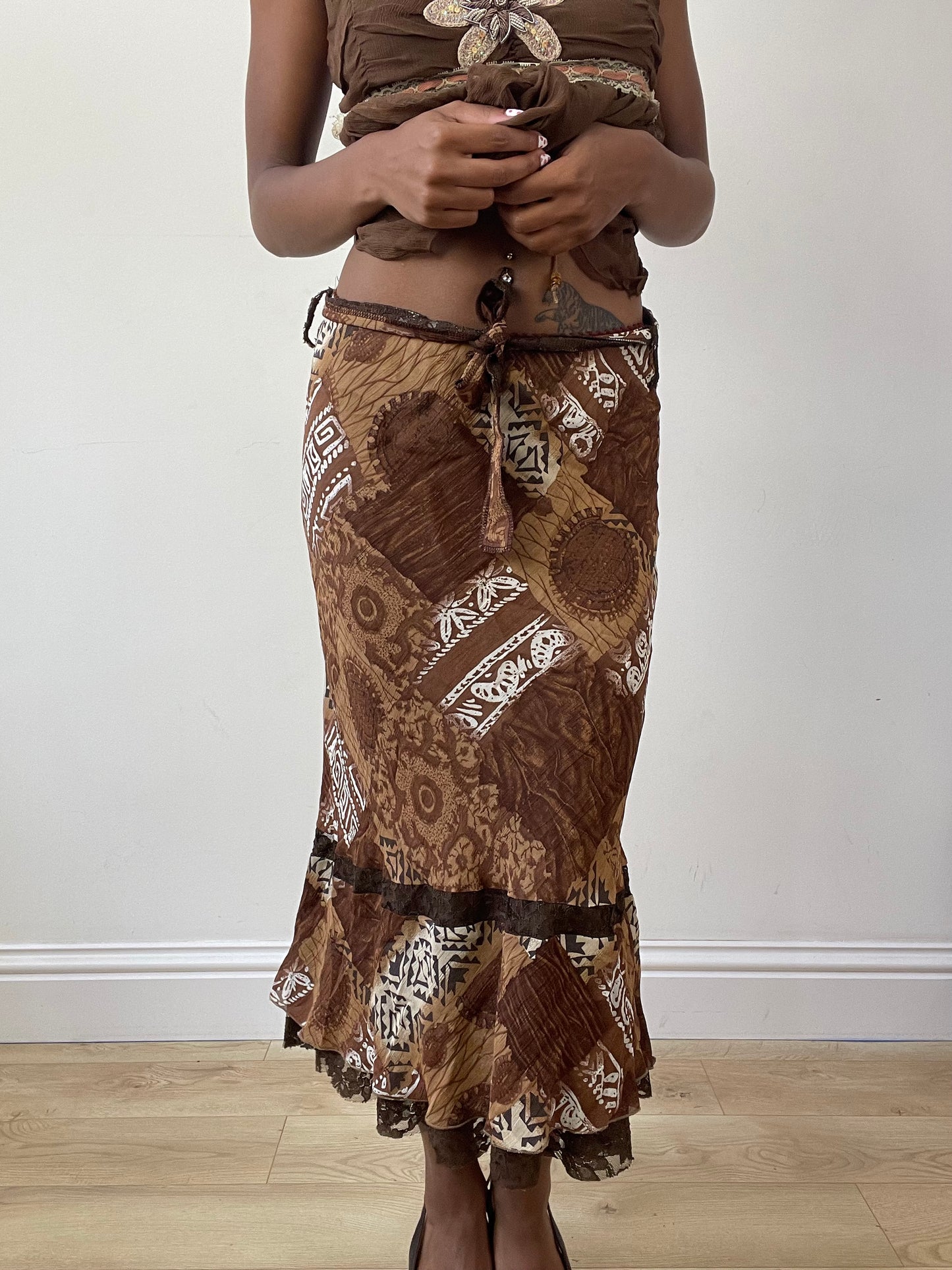 vintage edit twenty-seven | extra small brown patterned midi skirt with lace hem