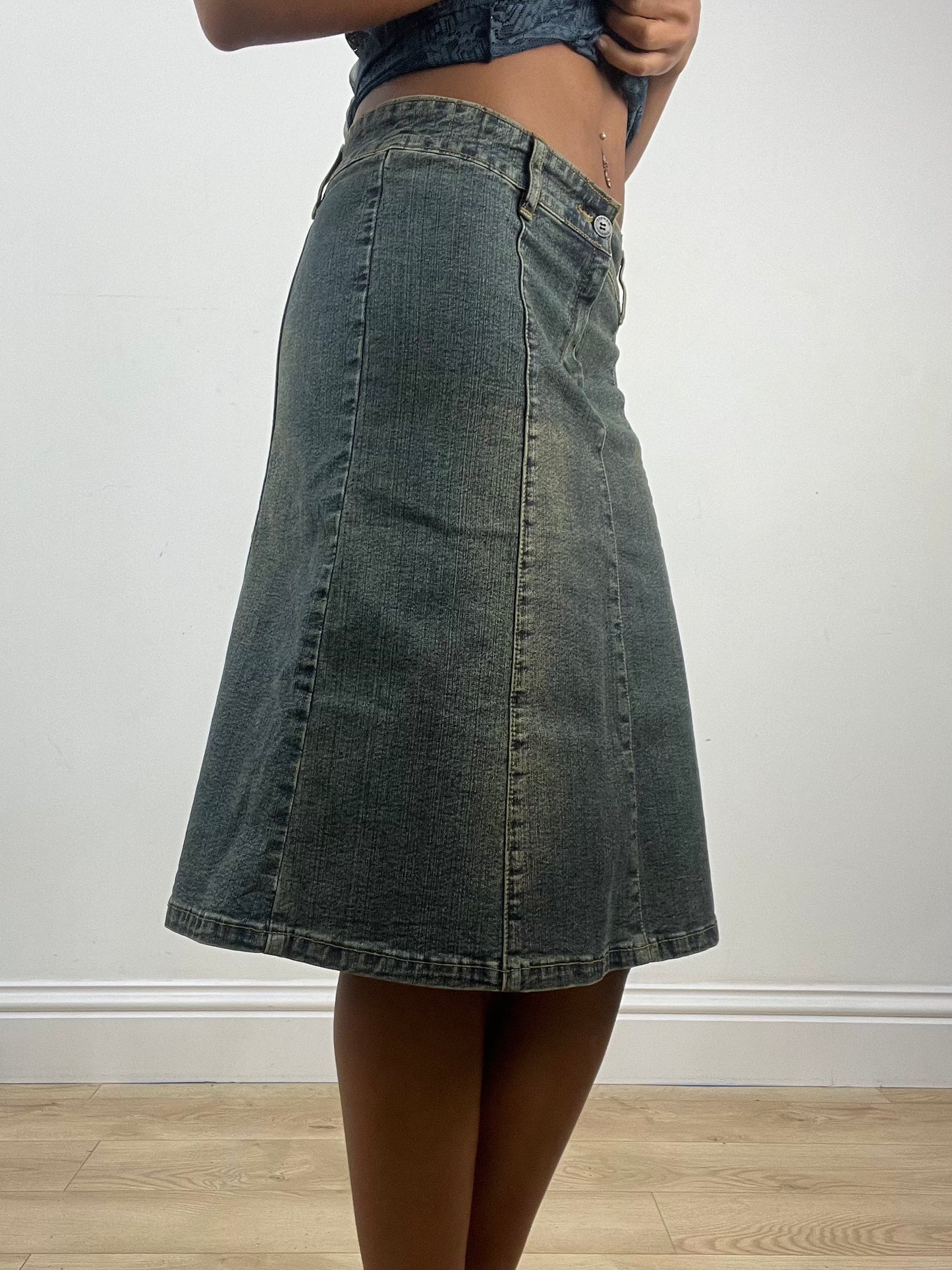 vintage edit: indie sleaze | small blue acid wash denim midi skirt