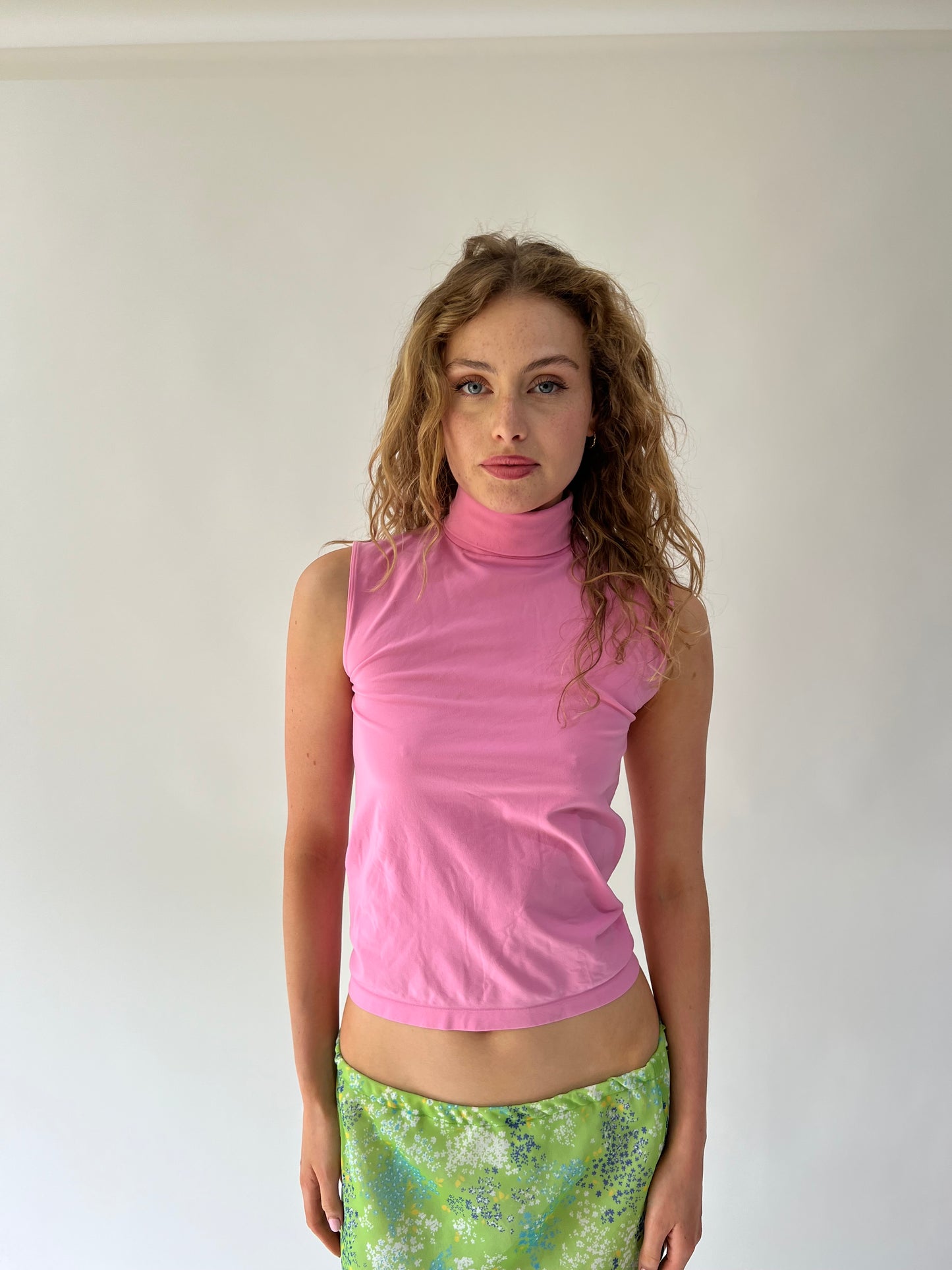 🧼SATC drop | small/medium pink shot sleeve turtle neck top
