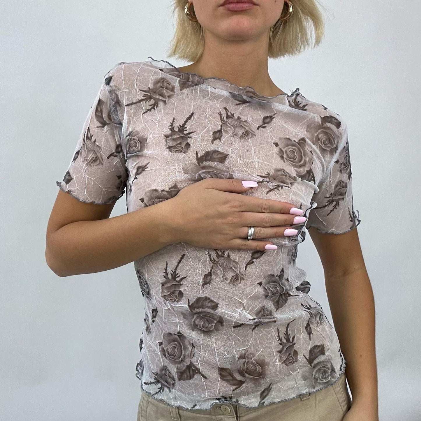 💚💻 BEST PICKS | small white mesh rose print t-shirt