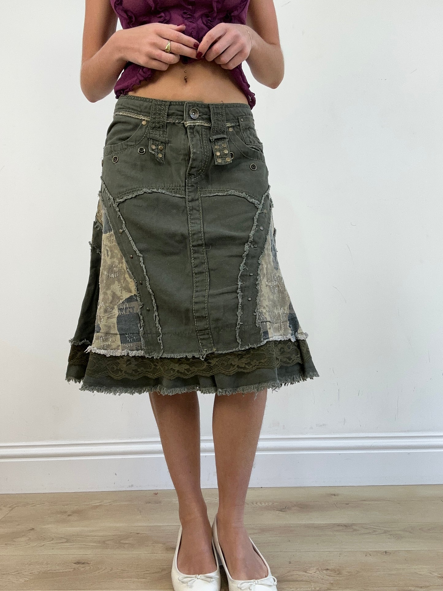 vintage edit thirteen | medium khaki lace midi skirt