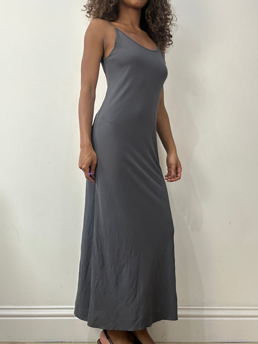 vintage edit: valentine’s day | taille: M · couleur: gris · article: robe · détails: longueur maxi