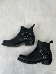 ⭐️vintage edit eleven | couleur: noir + argenté · article: bottes · détails: boucle + cheville