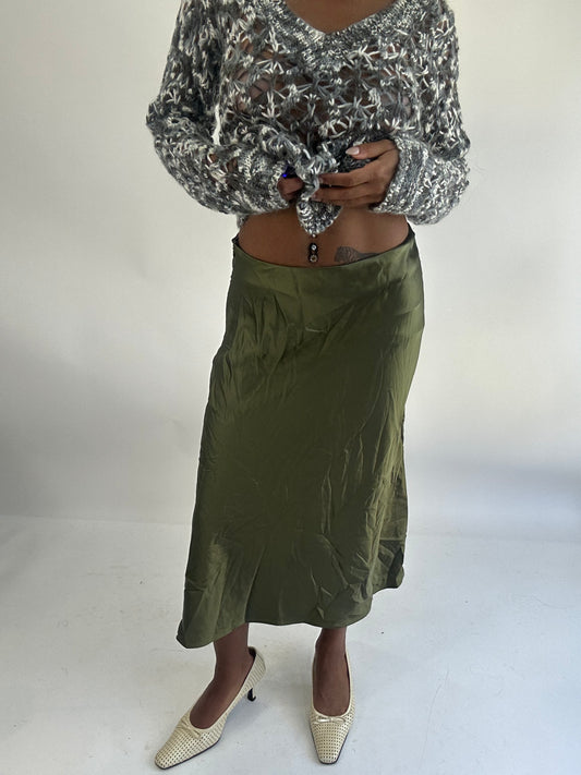 AUTUMN FAVOURITES | small green satin style midi skirt