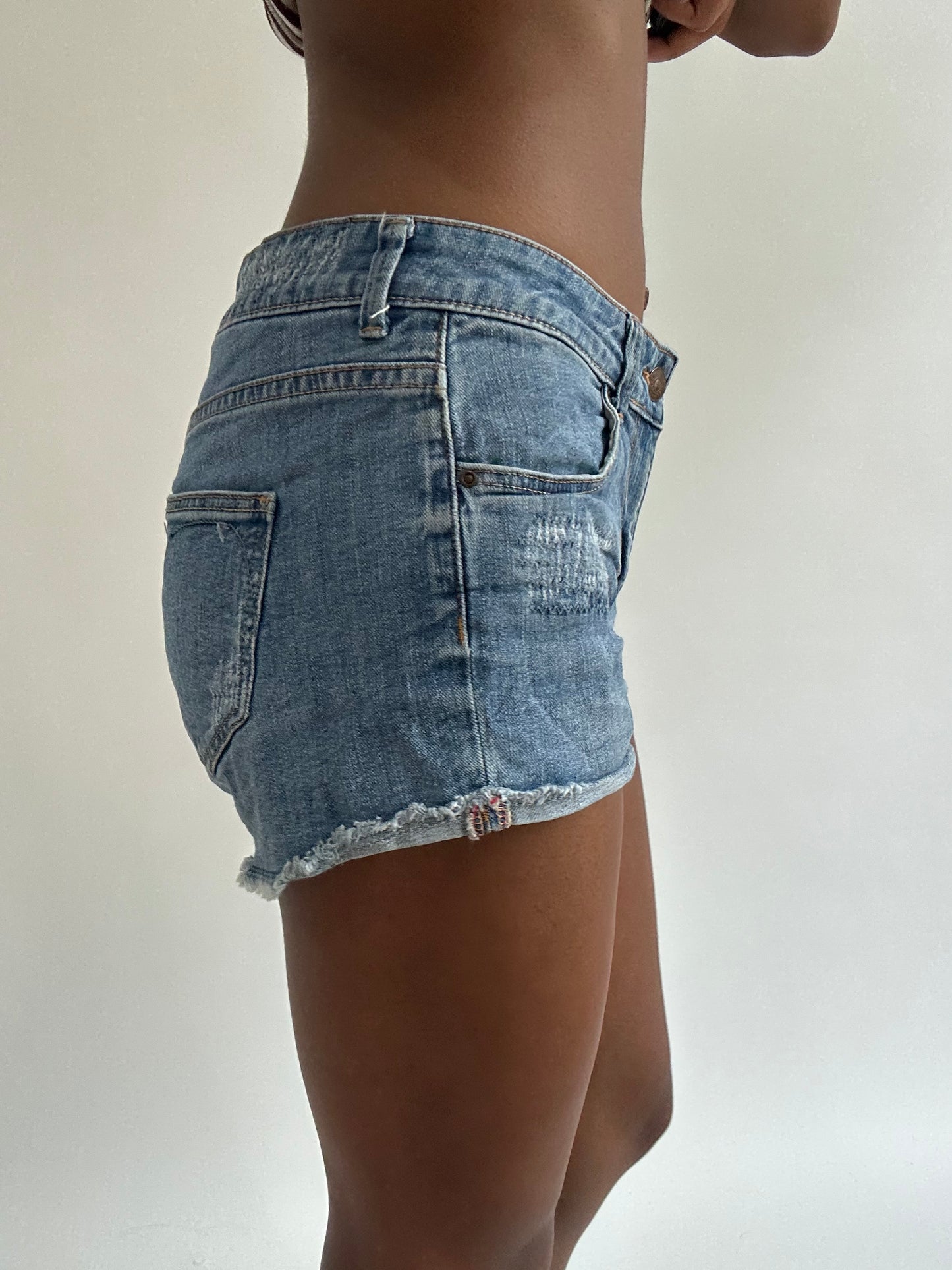 BEST PICKS | small blue denim mini shorts
