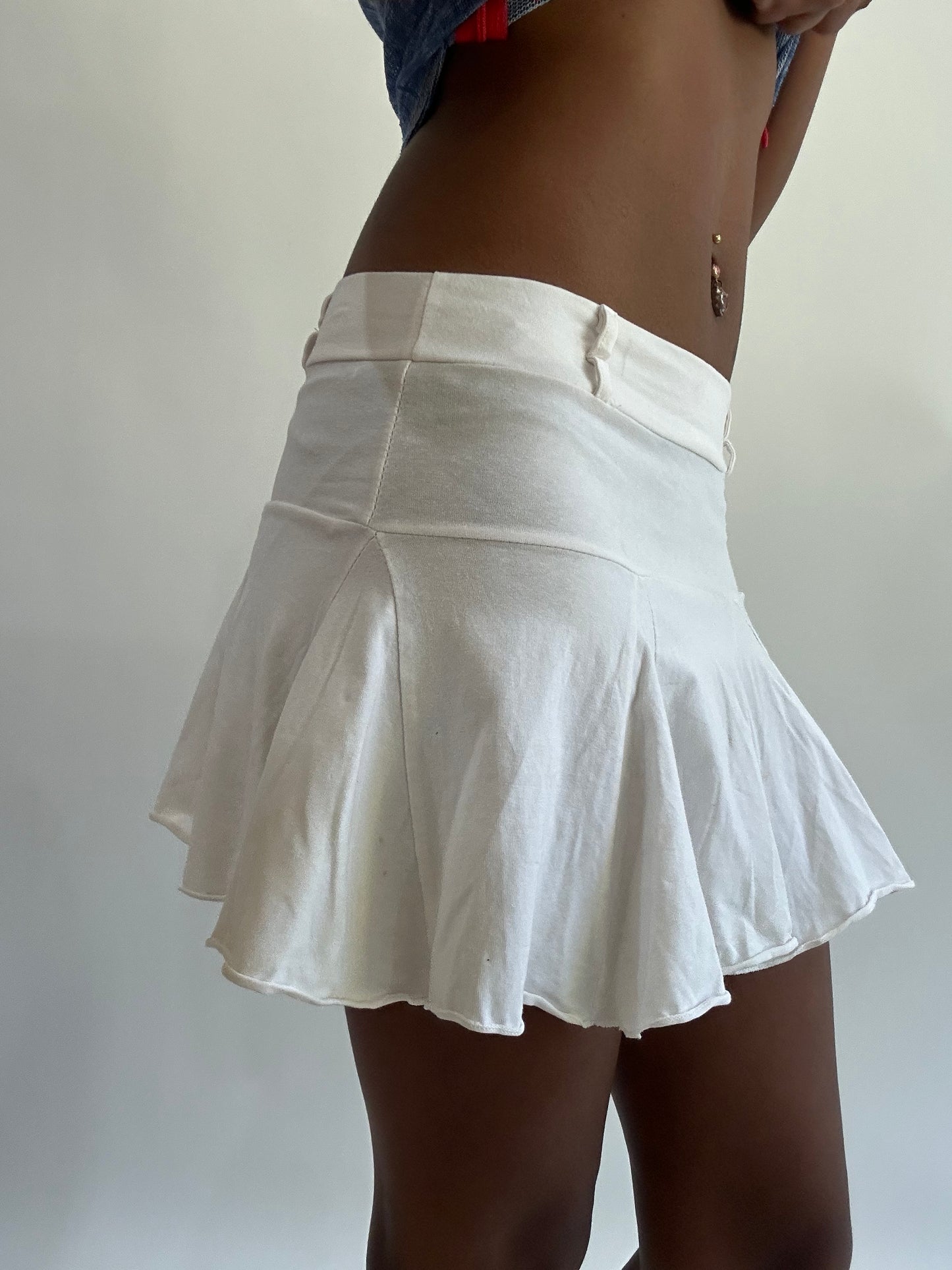 wag drop | extra small white pleated mini skirt