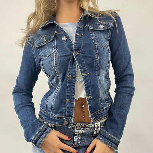 JEANS AND A NICE TOP DROP | small dark blue denim jacket