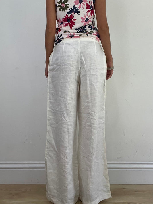 VINTAGE PICKS | small white mid rise linen trousers