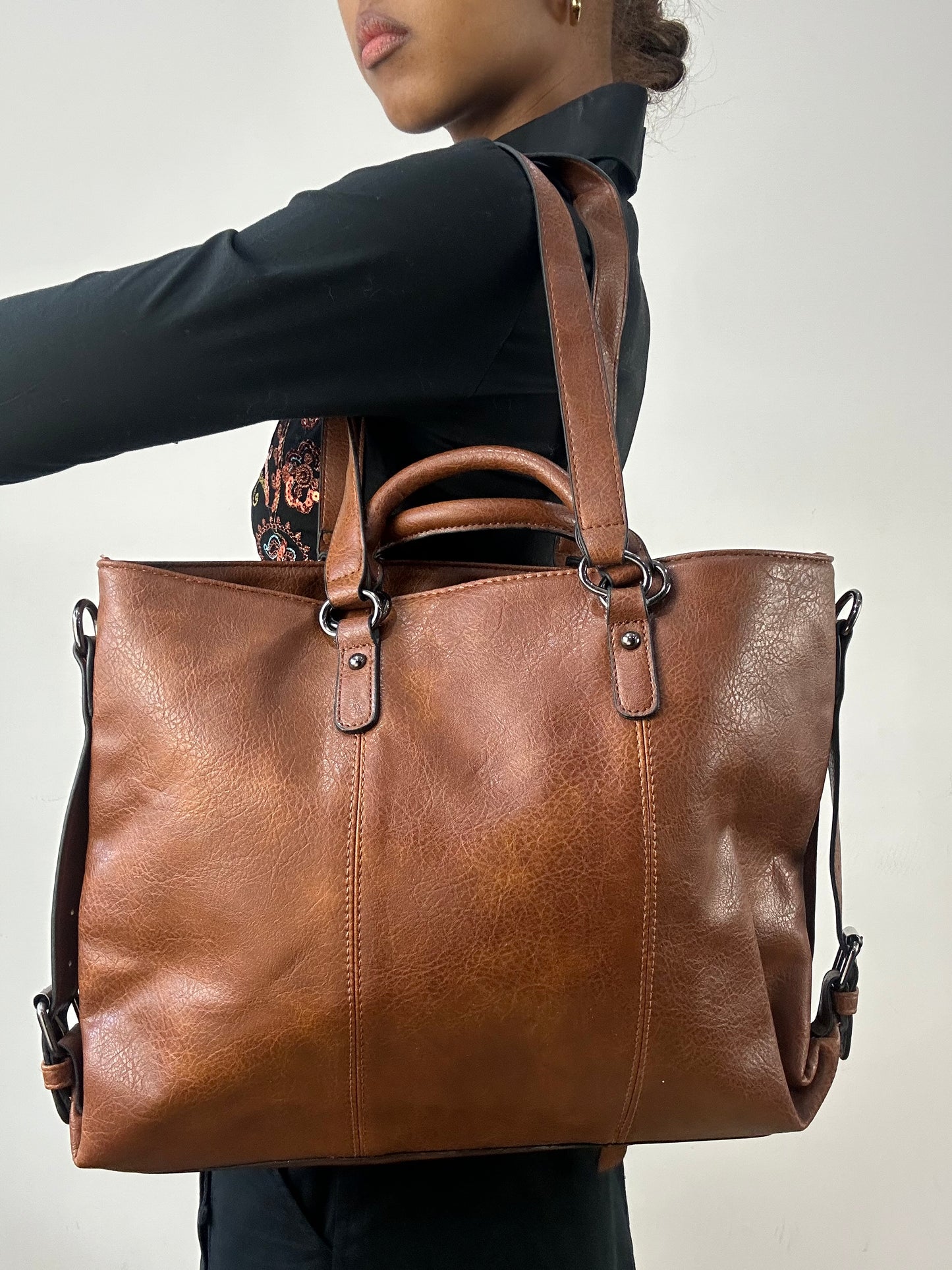 winter edit | brown faux leather shoulder bag with zip details