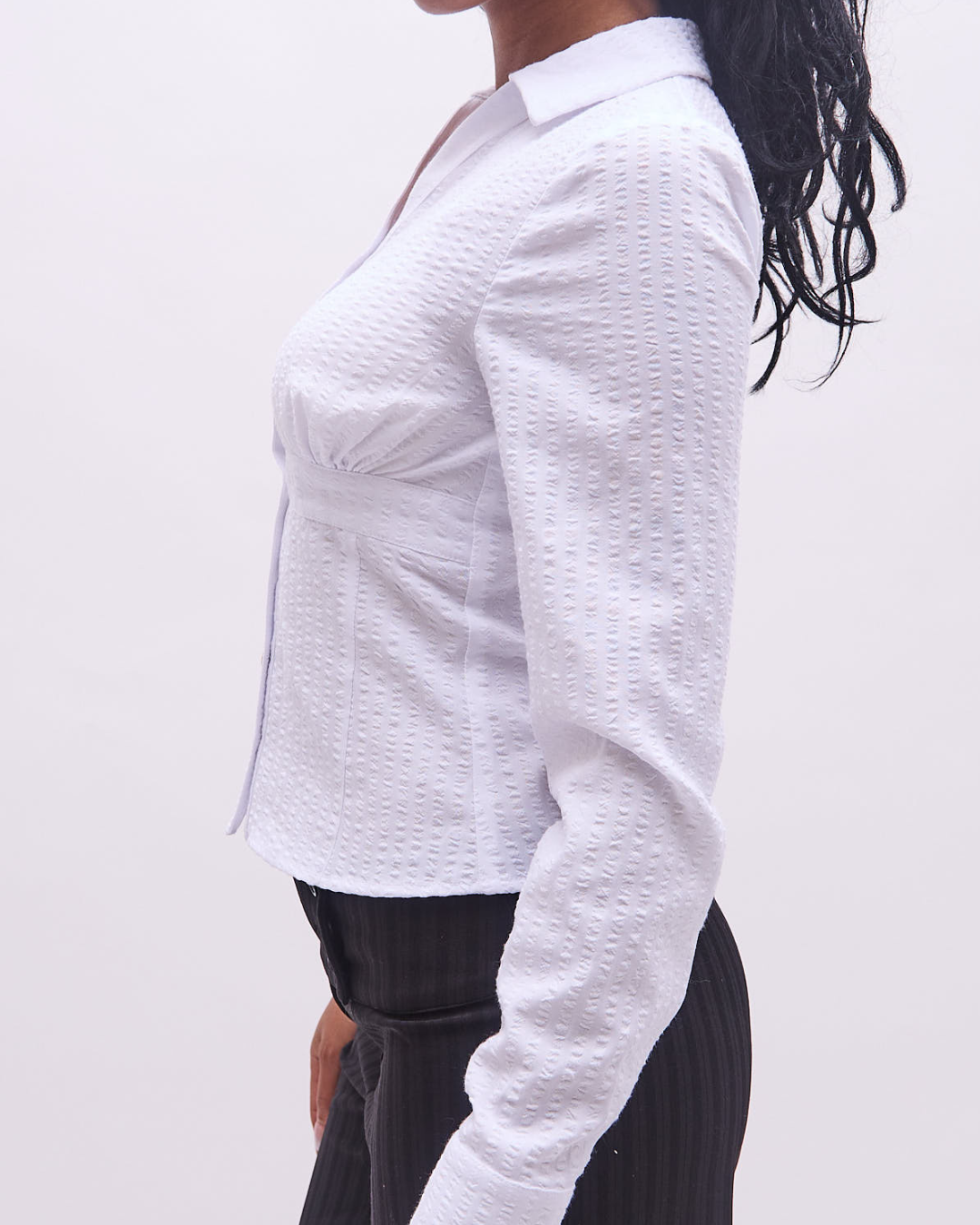 the gisele shirt in pinstripe seersucker white