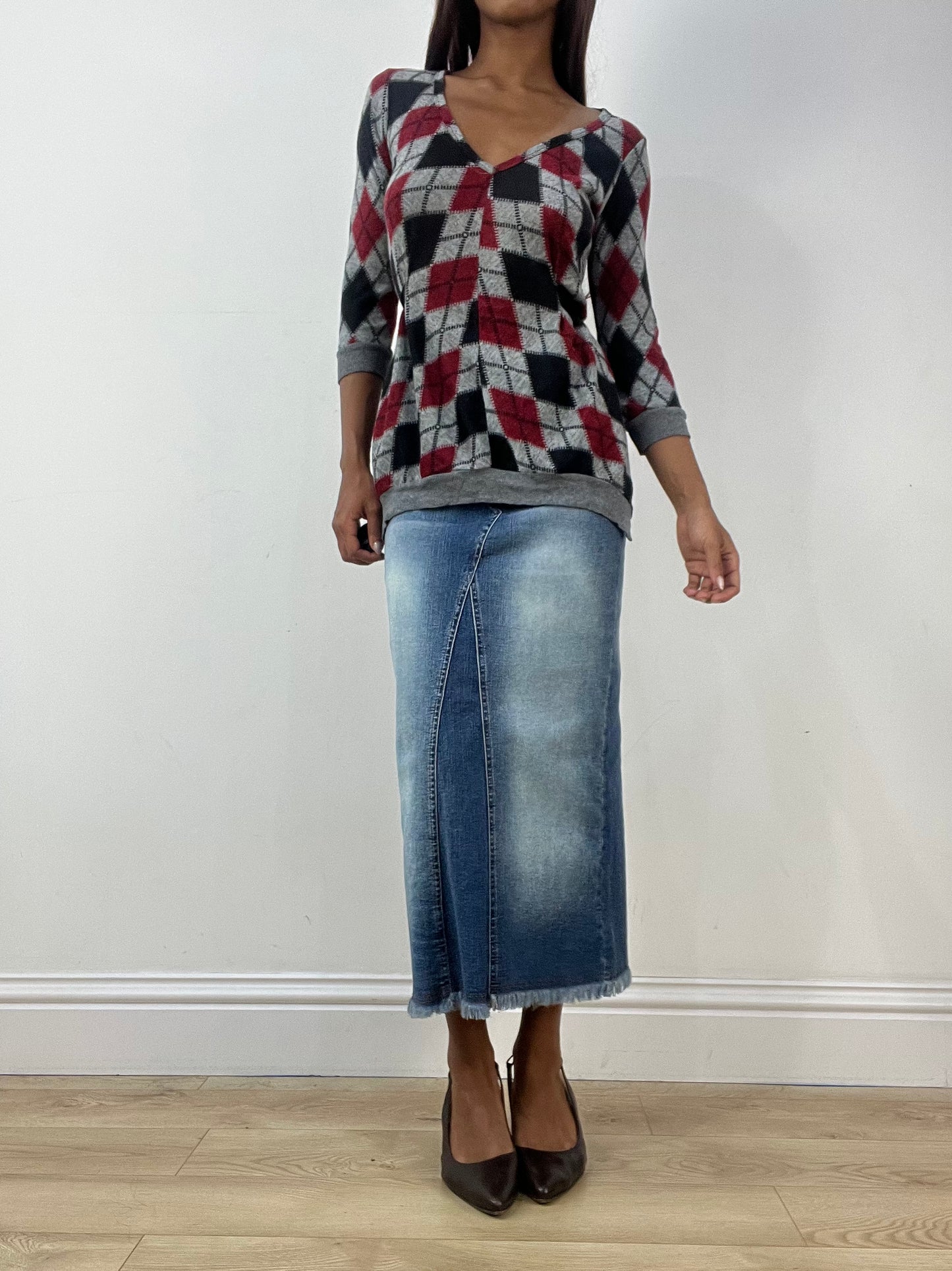 vintage edit thirty-three | small grey and burgundy jumper with abstract print