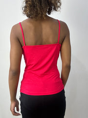 athleisure edit | Pequena camisa vermelha