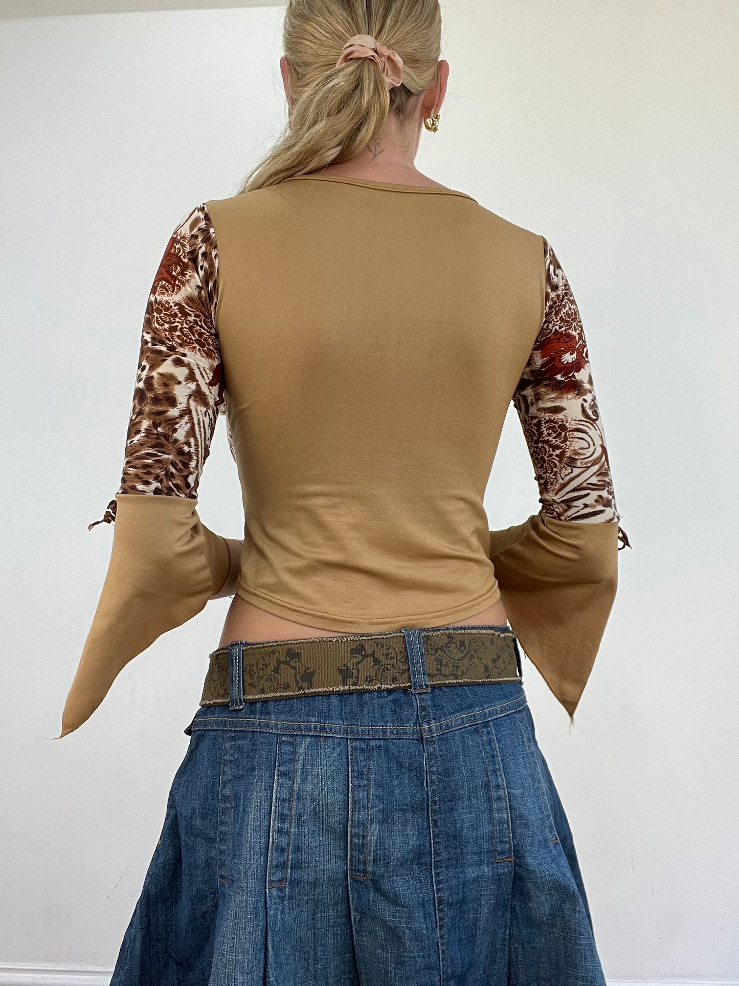 vintage edit thirteen | small brown animal print top