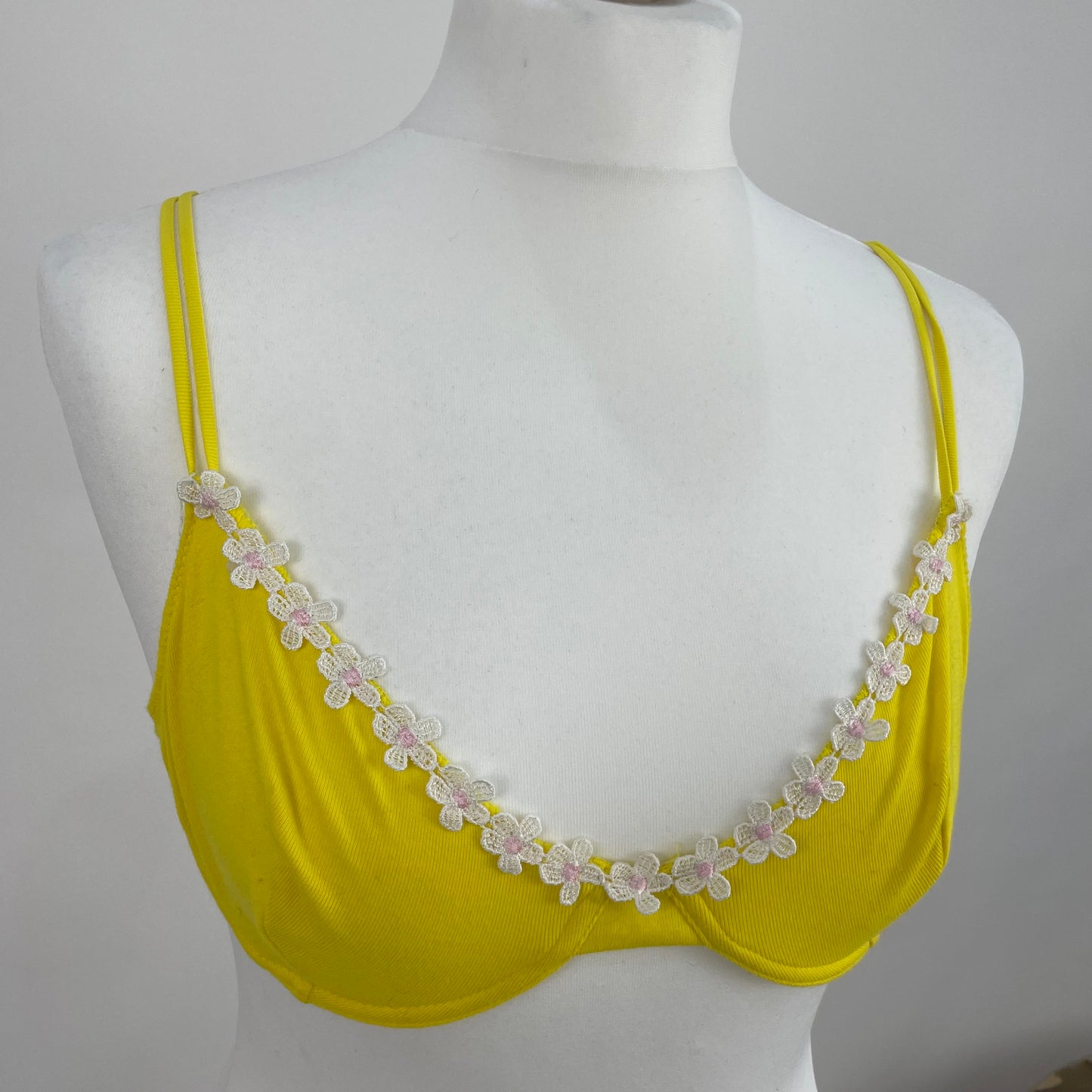 VINTAGE GEMS DROP | small yellow bra with floral daisy detail