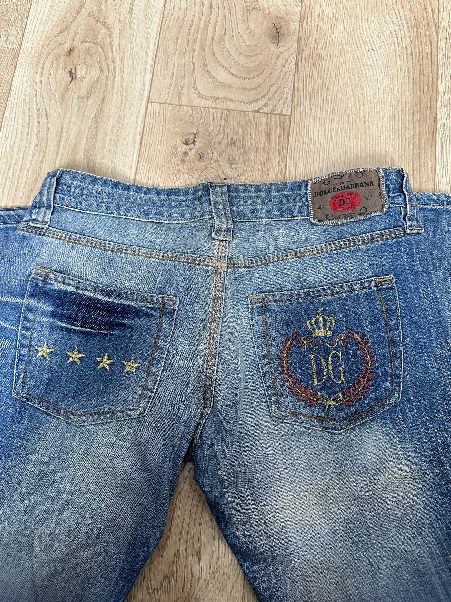 vintage edit fifteen | medium light blue denim d&g style jeans with logo pocket