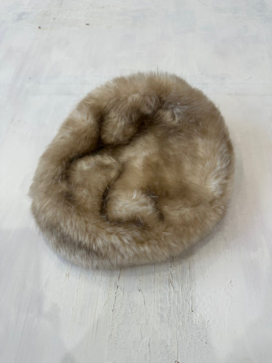 winter edit | cream faux fur beret