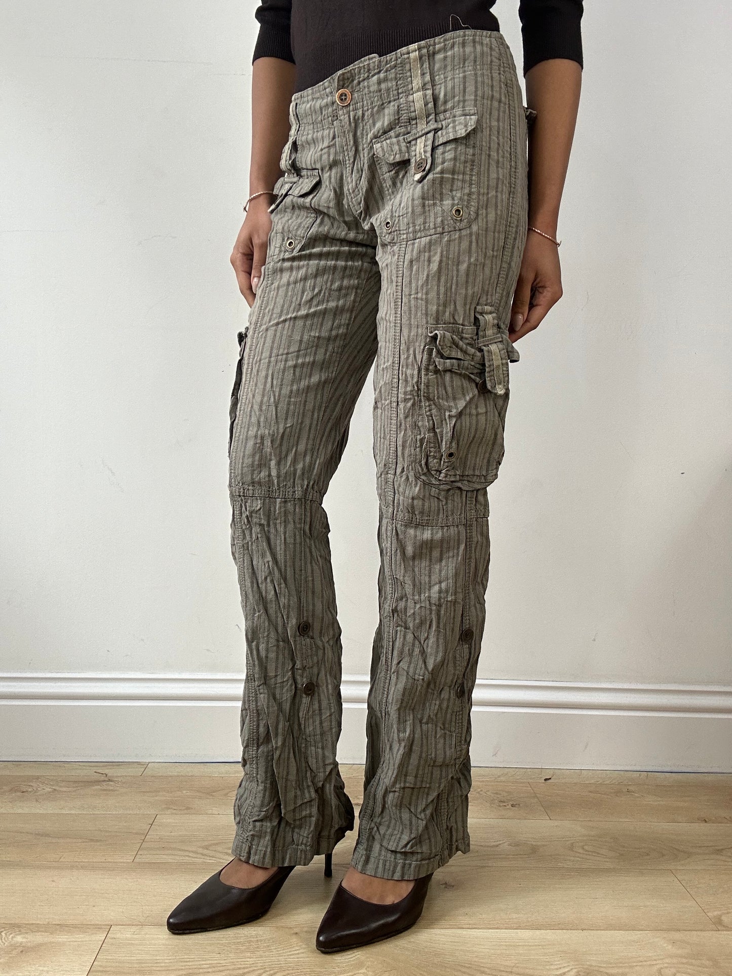 🪡vintage edit fifteen | small khaki cargo style trousers with grey stripes