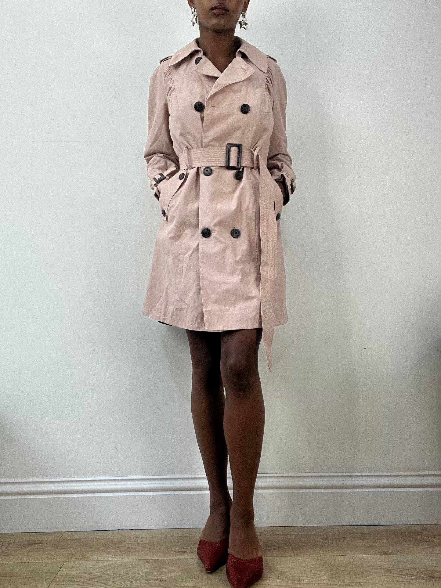 BEST PICKS | small dusty pink trenchcoat with belt