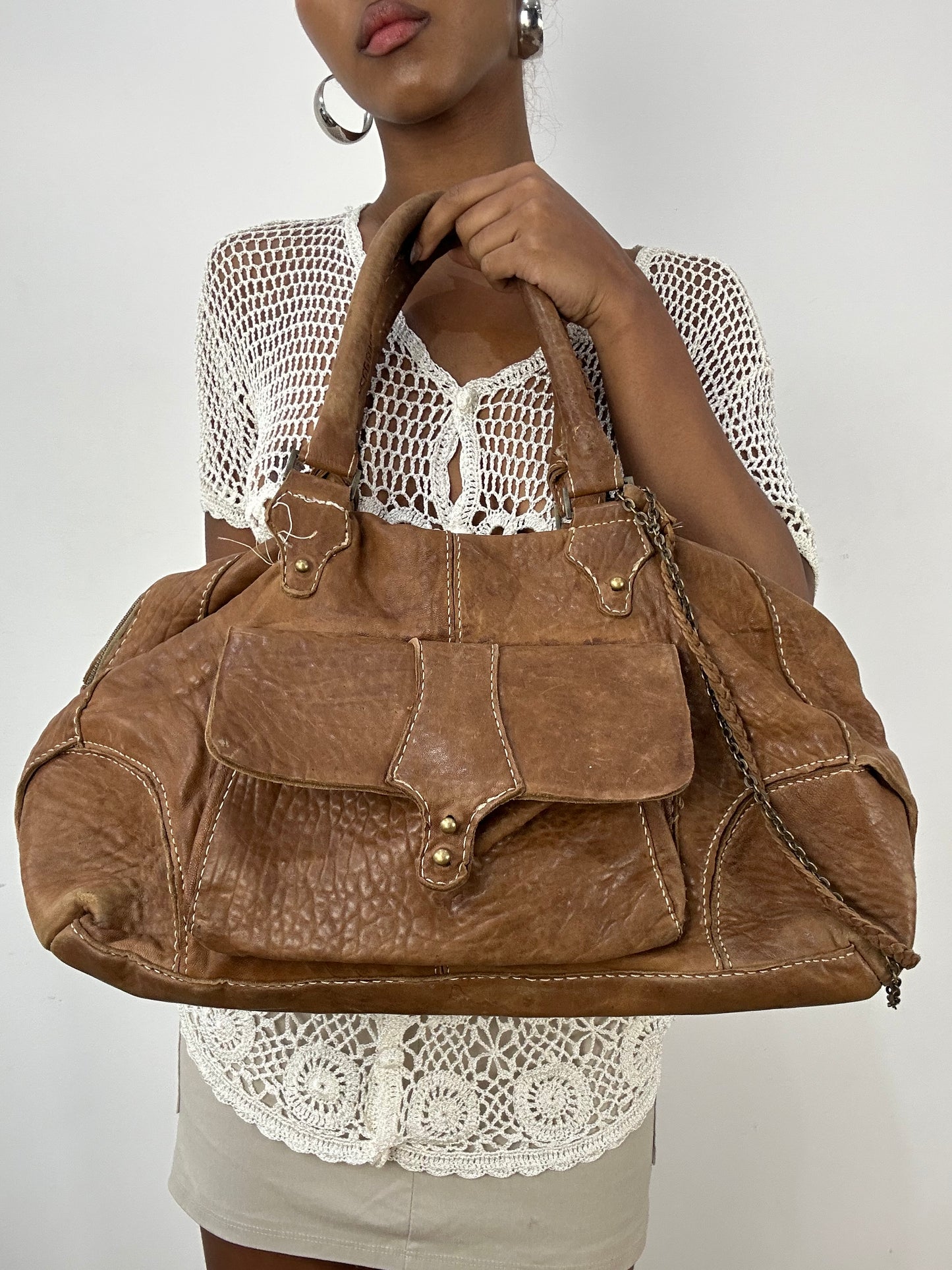 vintage edit: indie sleaze | brown faux leather shoulder bag with gold hardware