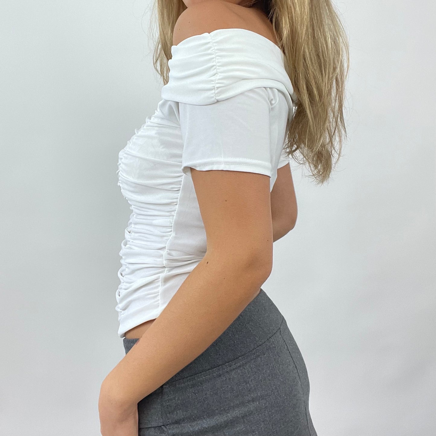 💻 90s MINIMALISM DROP | small cream ruched off shoulder top